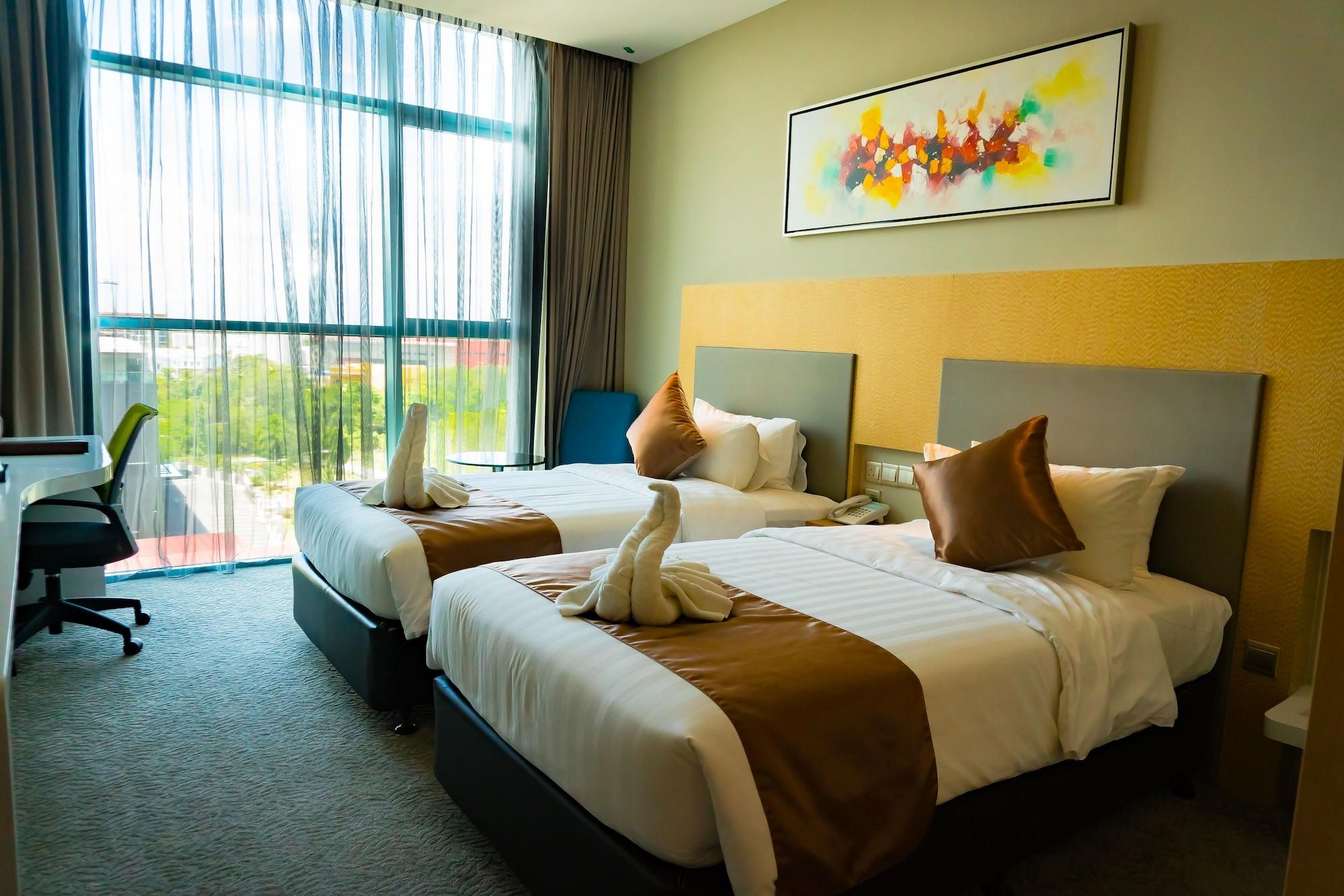 Greens Hotel & Suites Bintulu Extérieur photo