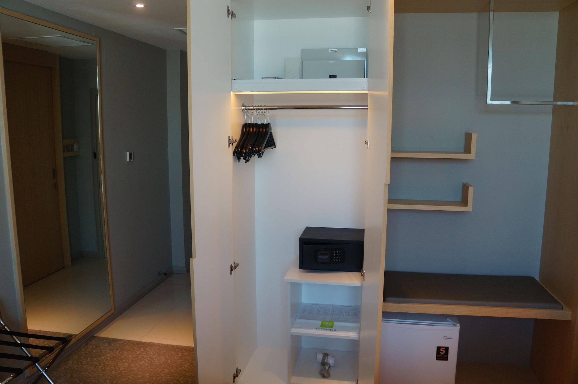 Greens Hotel & Suites Bintulu Extérieur photo