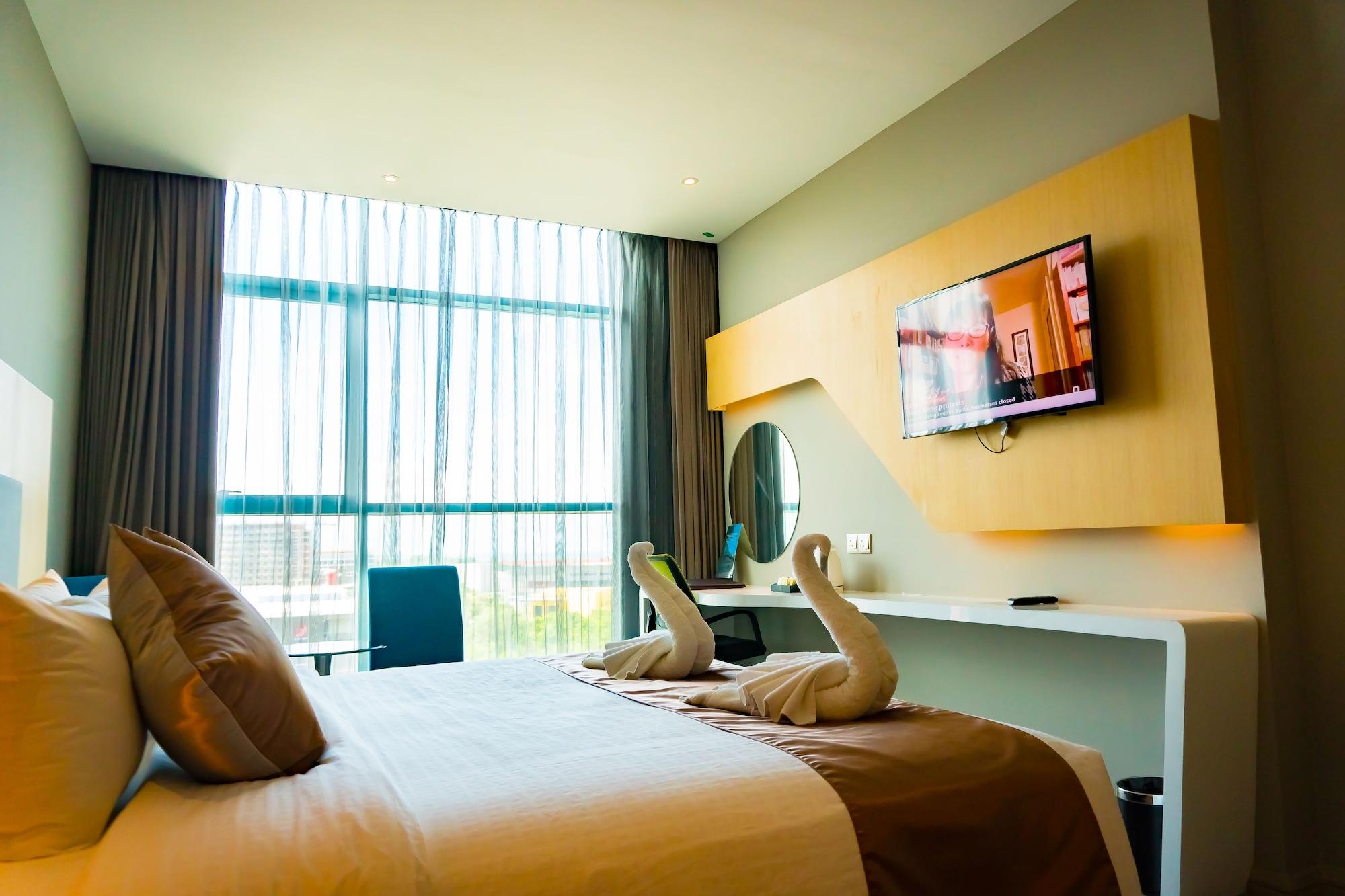 Greens Hotel & Suites Bintulu Extérieur photo