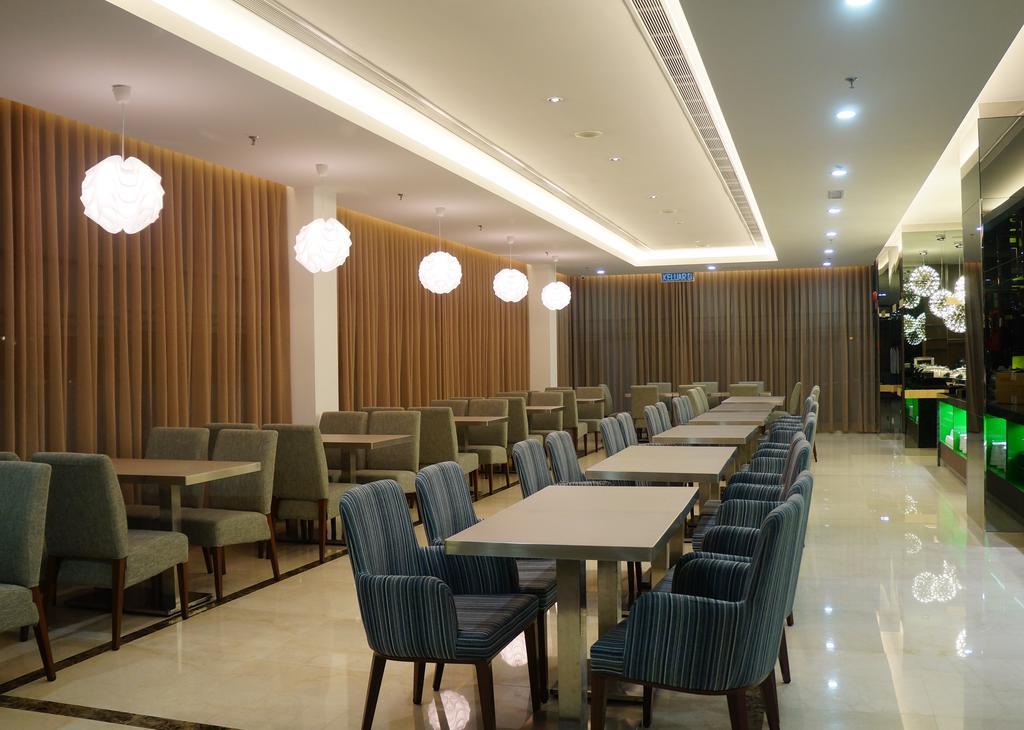 Greens Hotel & Suites Bintulu Extérieur photo