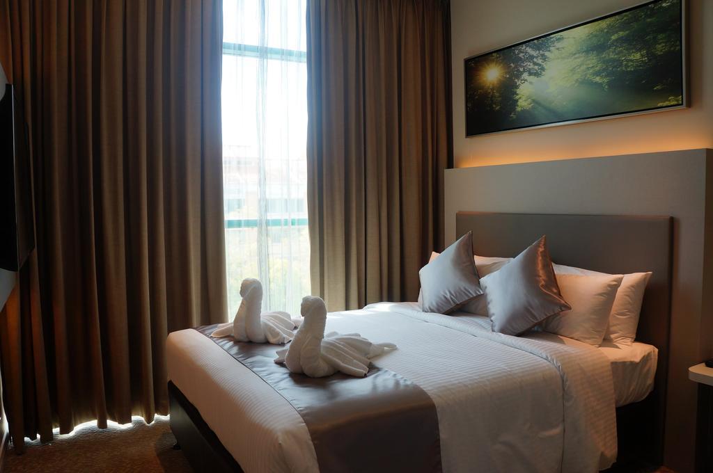 Greens Hotel & Suites Bintulu Extérieur photo