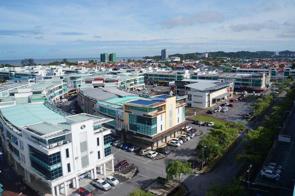 Greens Hotel & Suites Bintulu Extérieur photo