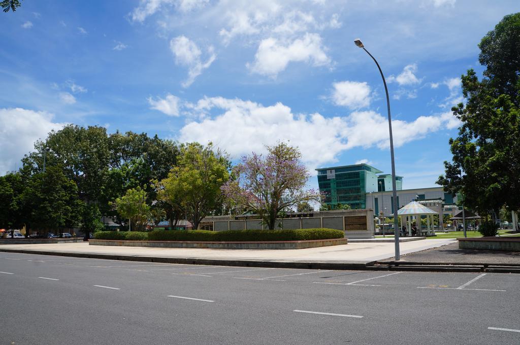 Greens Hotel & Suites Bintulu Extérieur photo