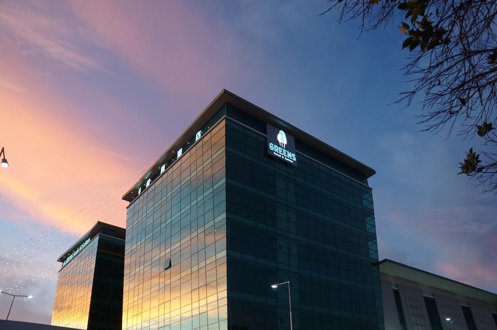 Greens Hotel & Suites Bintulu Extérieur photo