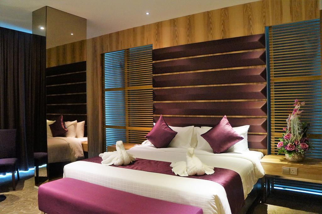 Greens Hotel & Suites Bintulu Extérieur photo