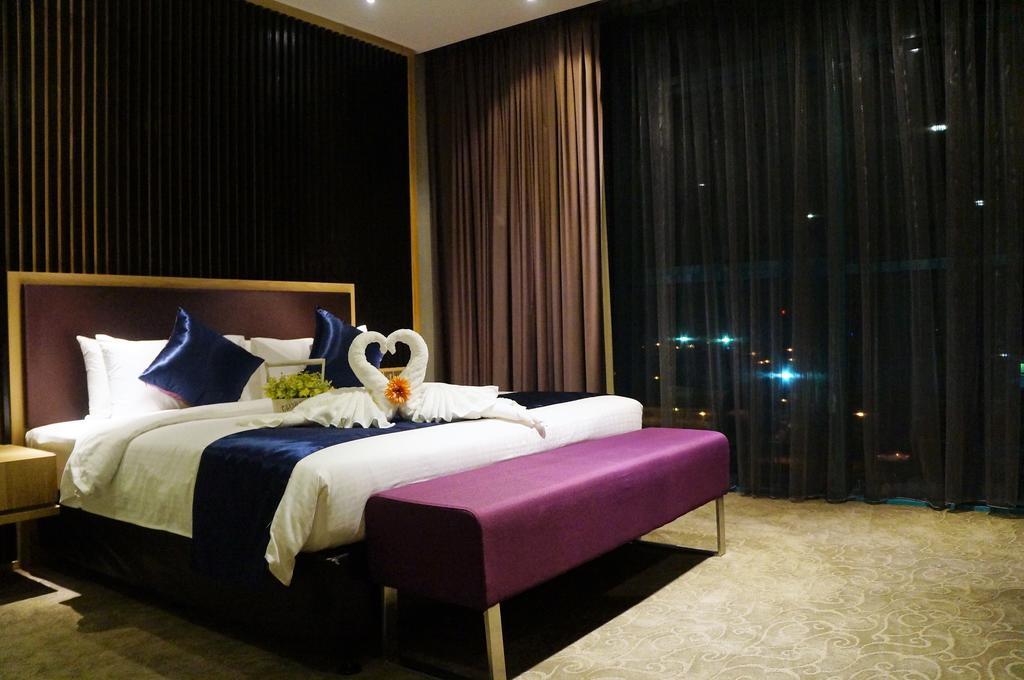 Greens Hotel & Suites Bintulu Extérieur photo